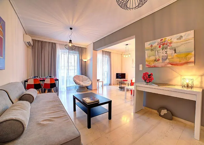 Beautiful Apartment In Glyfada Center